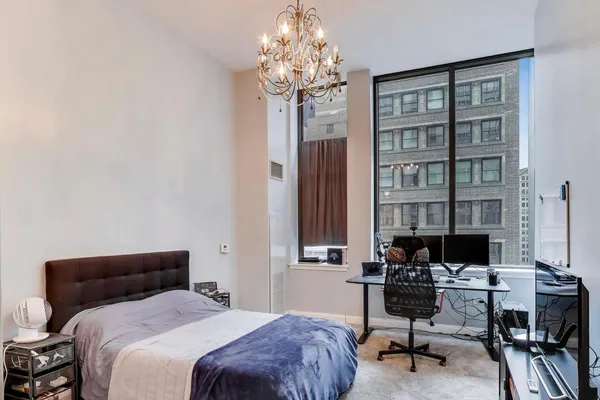 $3,400 | 8 West Monroe Street, Unit 704, Chicago, IL 60603