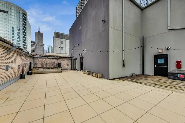 $3,400 | 8 West Monroe Street, Unit 704, Chicago, IL 60603