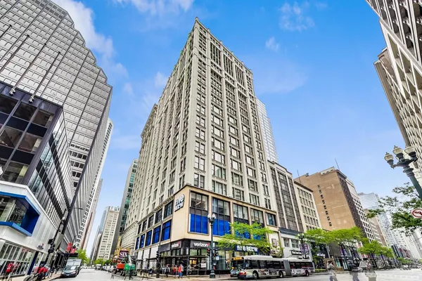$3,400 | 8 West Monroe Street, Unit 704, Chicago, IL 60603