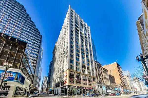 $3,400 | 8 West Monroe Street, Unit 704, Chicago, IL 60603
