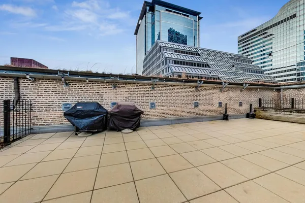 $3,400 | 8 West Monroe Street, Unit 704, Chicago, IL 60603