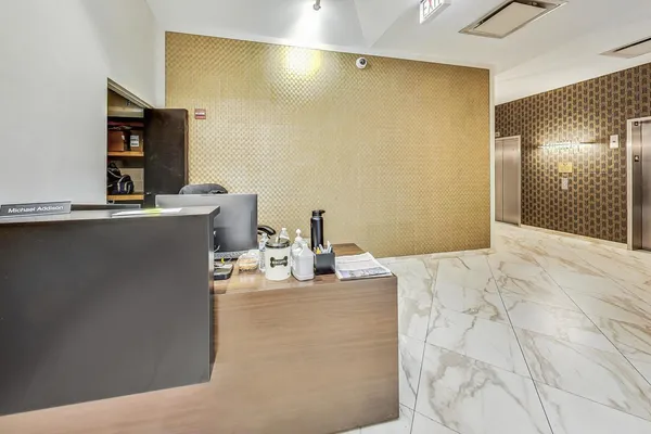 $3,400 | 8 West Monroe Street, Unit 704, Chicago, IL 60603