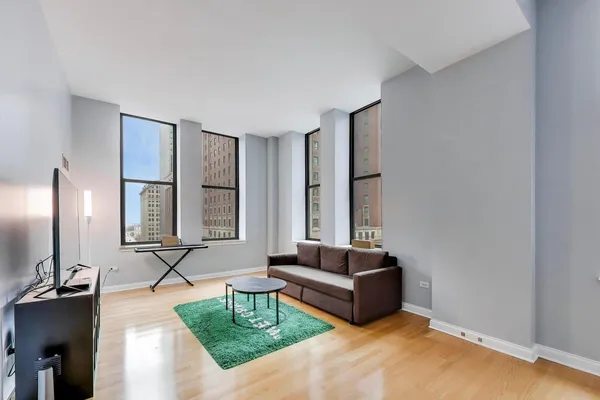 $3,400 | 8 West Monroe Street, Unit 704, Chicago, IL 60603