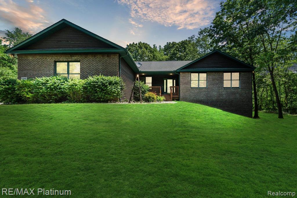 17095 Rosehill Road Pinckney, MI 48169 - Photo 6 of 57