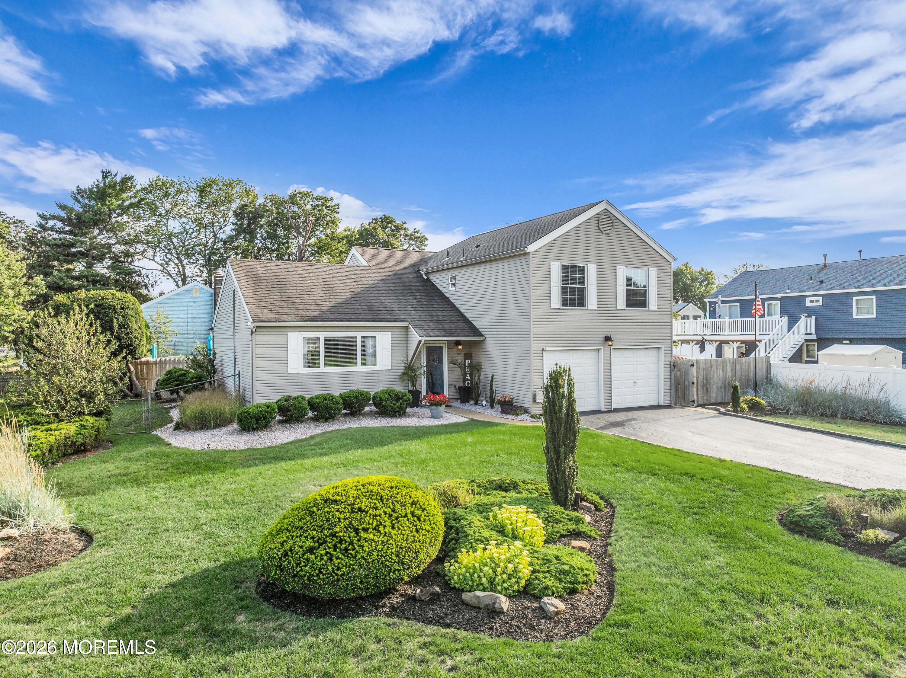 1109 Eaglehurst Road Toms River, NJ 08753 - Photo 5 of 44 Front of home