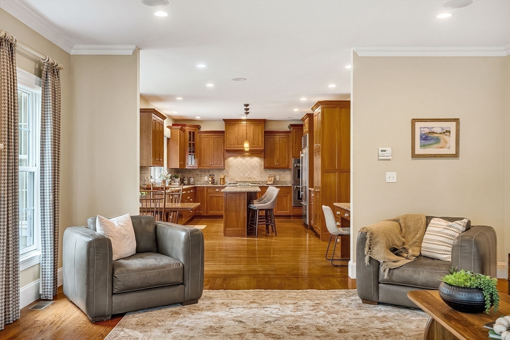 52 Longacre Road Needham, MA 02492 - Photo 10 of 36