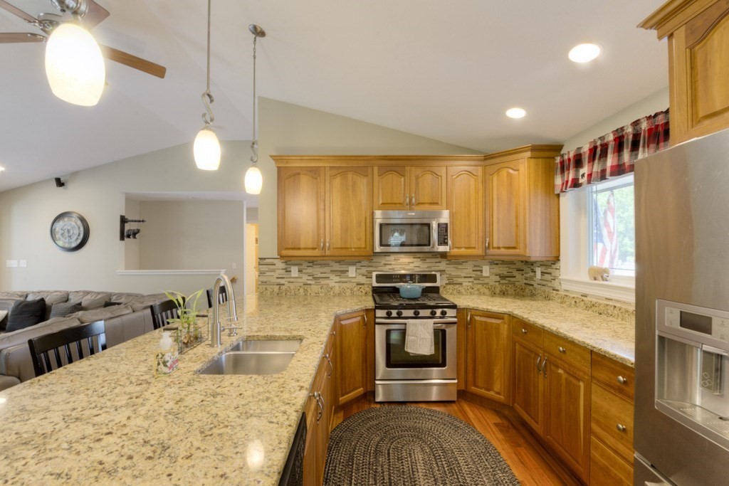 225 Gray Road Templeton, MA 01468 - Photo 11 of 42