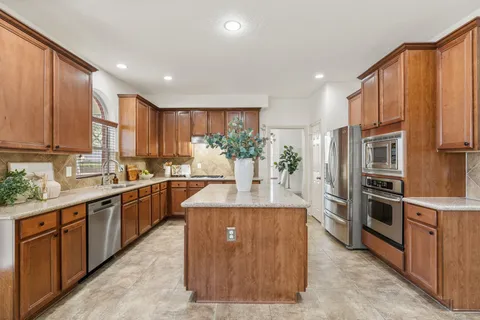 $475,000 | 7414 Bright Lake Bend Lane, Richmond, TX 77407