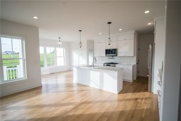$999,000 | 0 Revolution Way, Portsmouth, RI 02871
