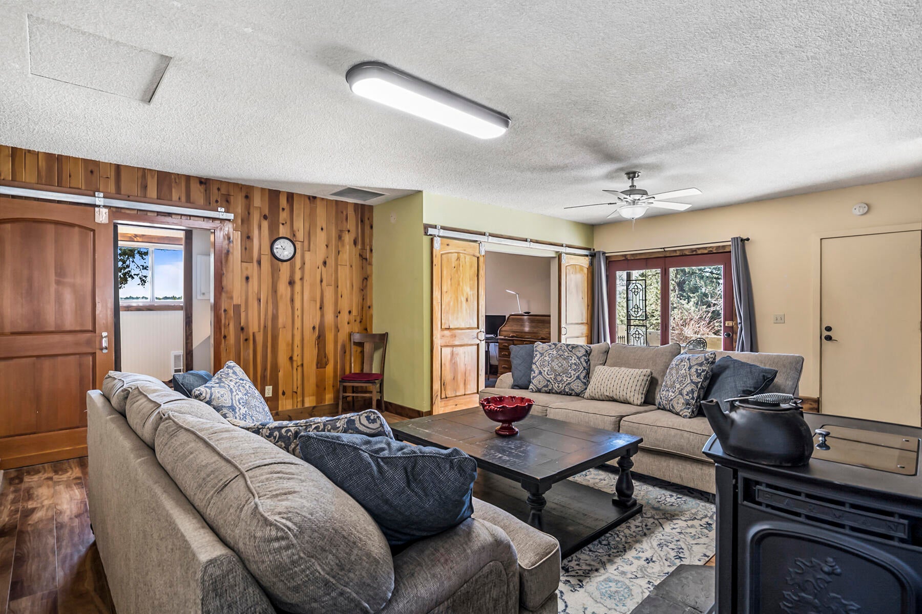 65044 Highland Road Bend, OR 97703 - Photo 17 of 34 JH5_6382