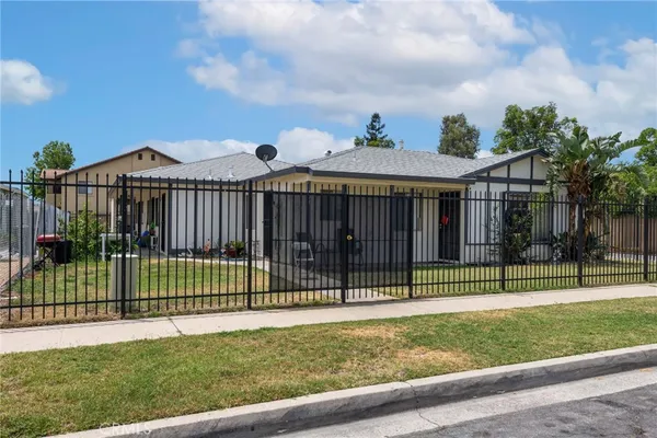 $699,000 | 595 West Shamrock Street, Rialto, CA 92376