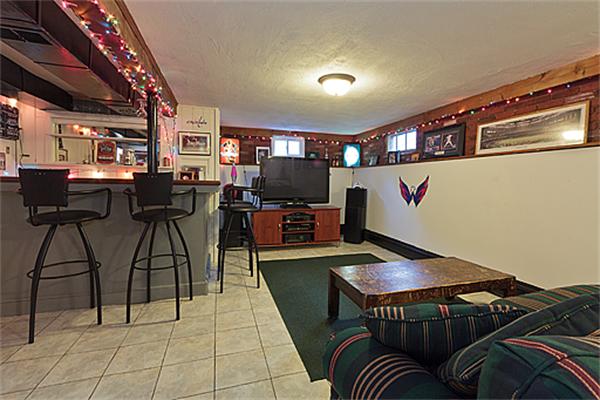 129 Roberts Road Medford, MA 02155 - Photo 16 of 26 Gallery Image 16