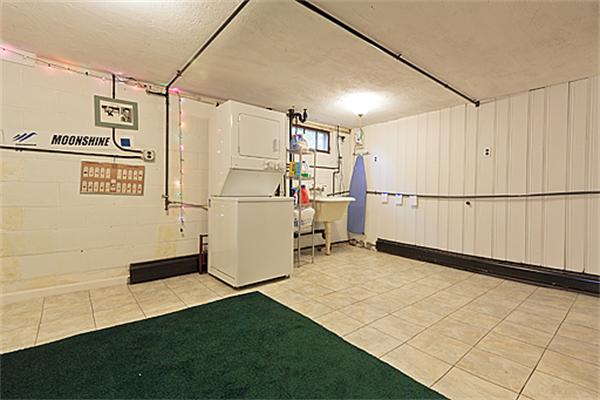 129 Roberts Road Medford, MA 02155 - Photo 20 of 26 Gallery Image 20