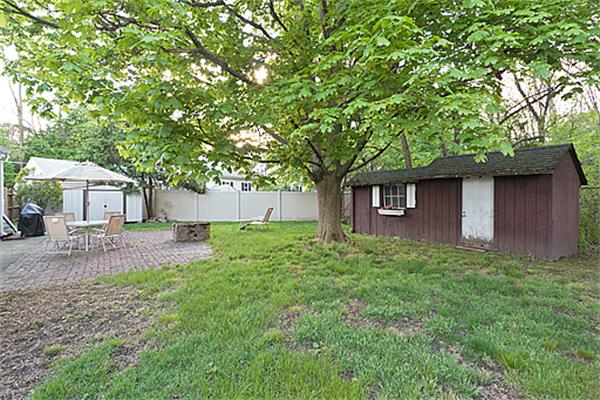 129 Roberts Road Medford, MA 02155 - Photo 25 of 26 Gallery Image 25