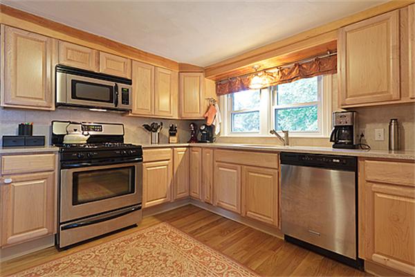 129 Roberts Road Medford, MA 02155 - Photo 3 of 26 Gallery Image 3