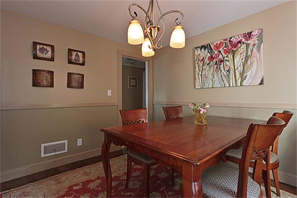 129 Roberts Road Medford, MA 02155 - Photo 4 of 26 Gallery Image 4