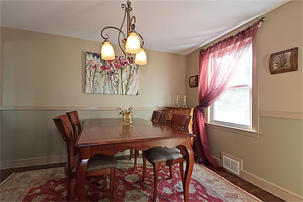 129 Roberts Road Medford, MA 02155 - Photo 5 of 26 Gallery Image 5