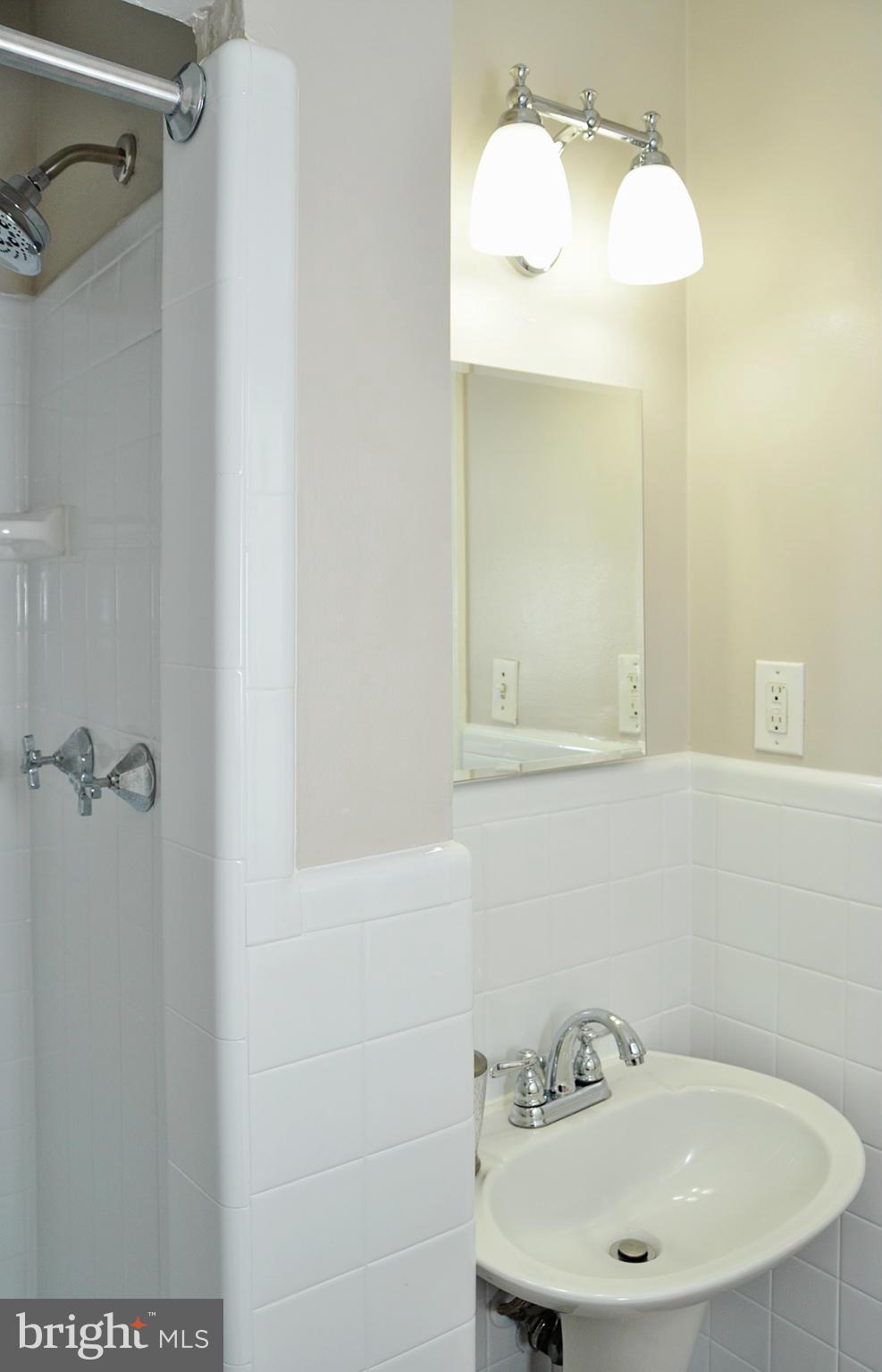 5711 Gloster Road Bethesda, MD 20816 - Photo 21 of 30 Bath