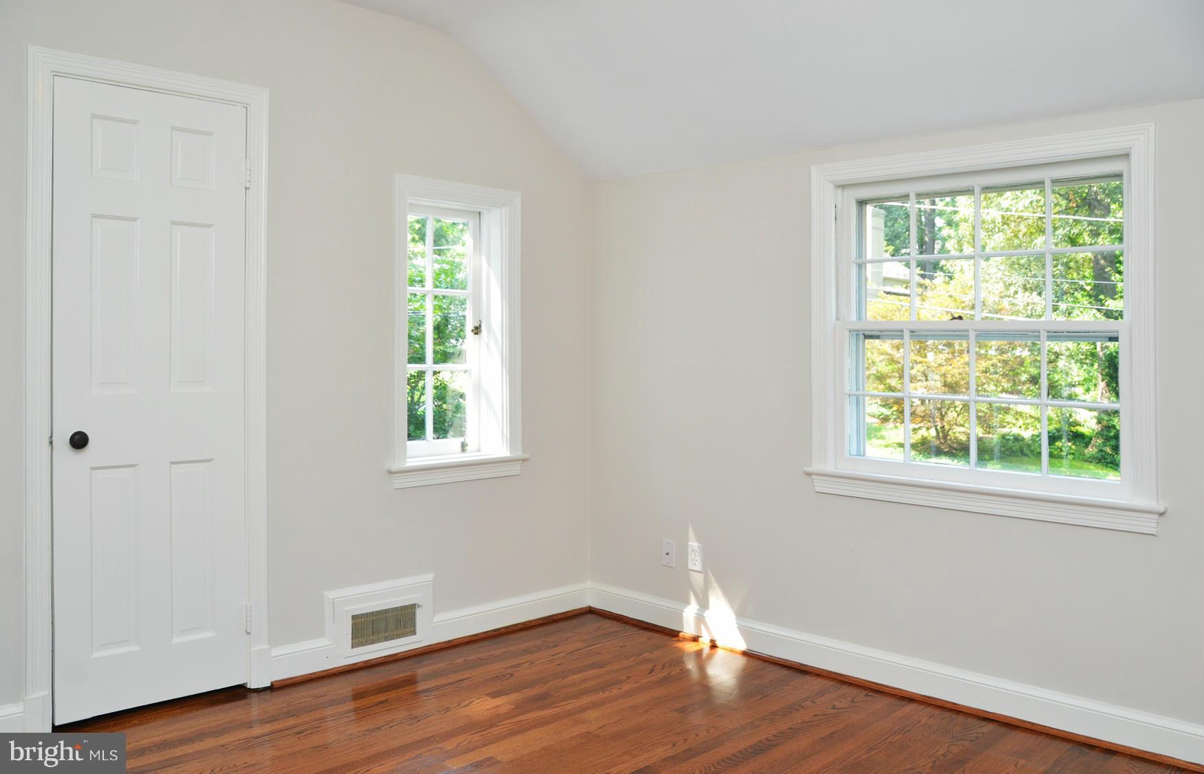 5711 Gloster Road Bethesda, MD 20816 - Photo 23 of 30 Interior (General)