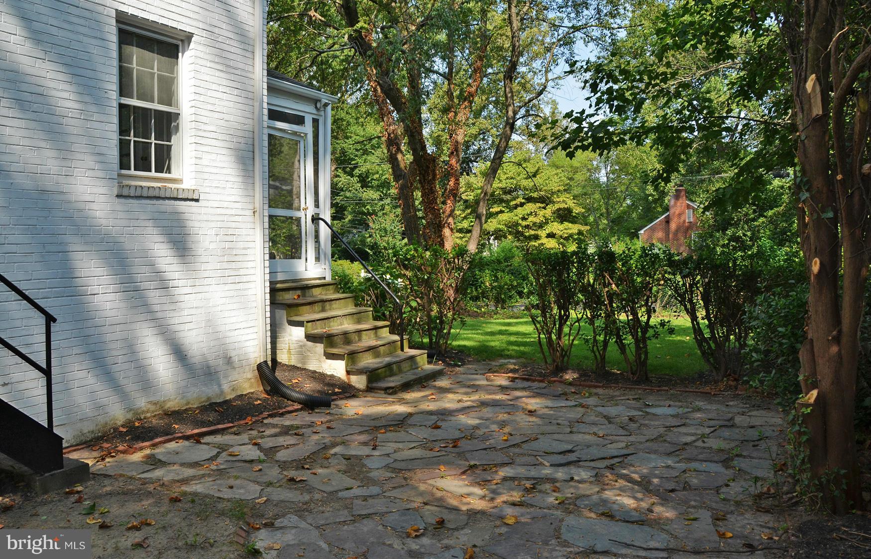5711 Gloster Road Bethesda, MD 20816 - Photo 8 of 30 Interior (General)