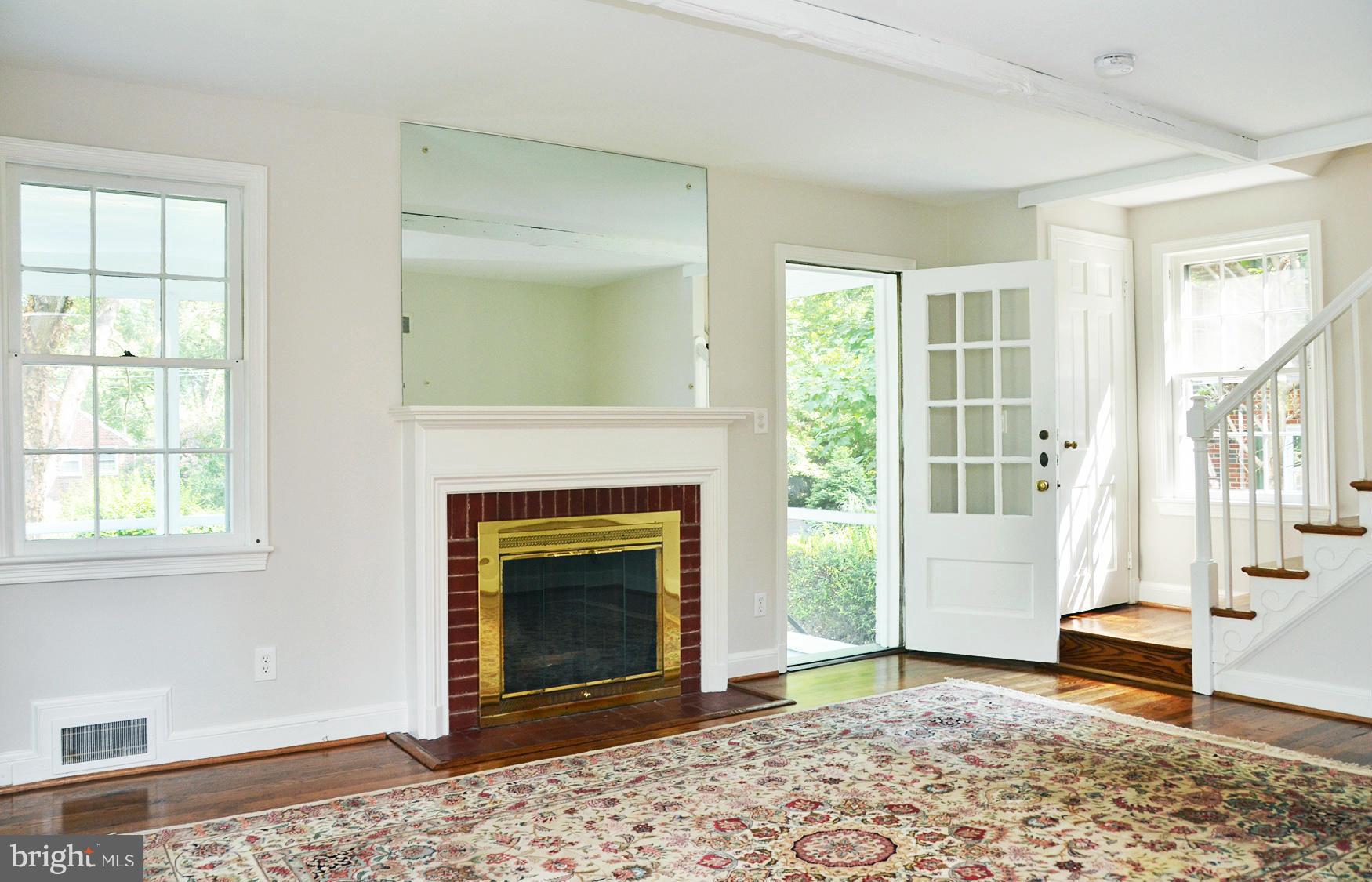 5711 Gloster Road Bethesda, MD 20816 - Photo 9 of 30 Living Room