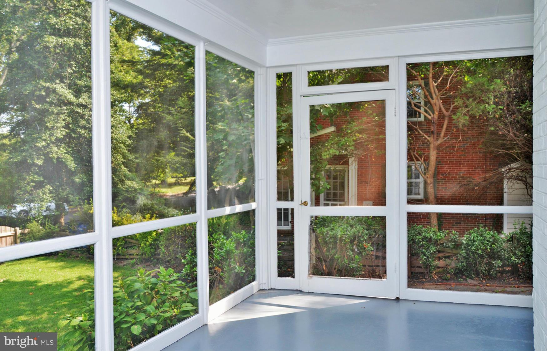 5711 Gloster Road Bethesda, MD 20816 - Photo 10 of 30 Interior (General)
