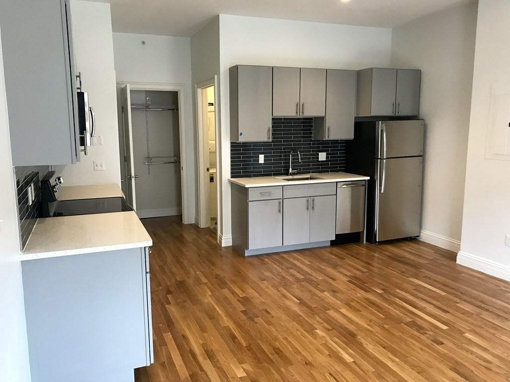 166 Newbury Street, Unit 2F Boston, MA 02116 - Photo 2 of 6