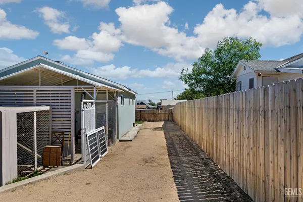 $195,000 | Undisclosed Address, Taft, CA 93268