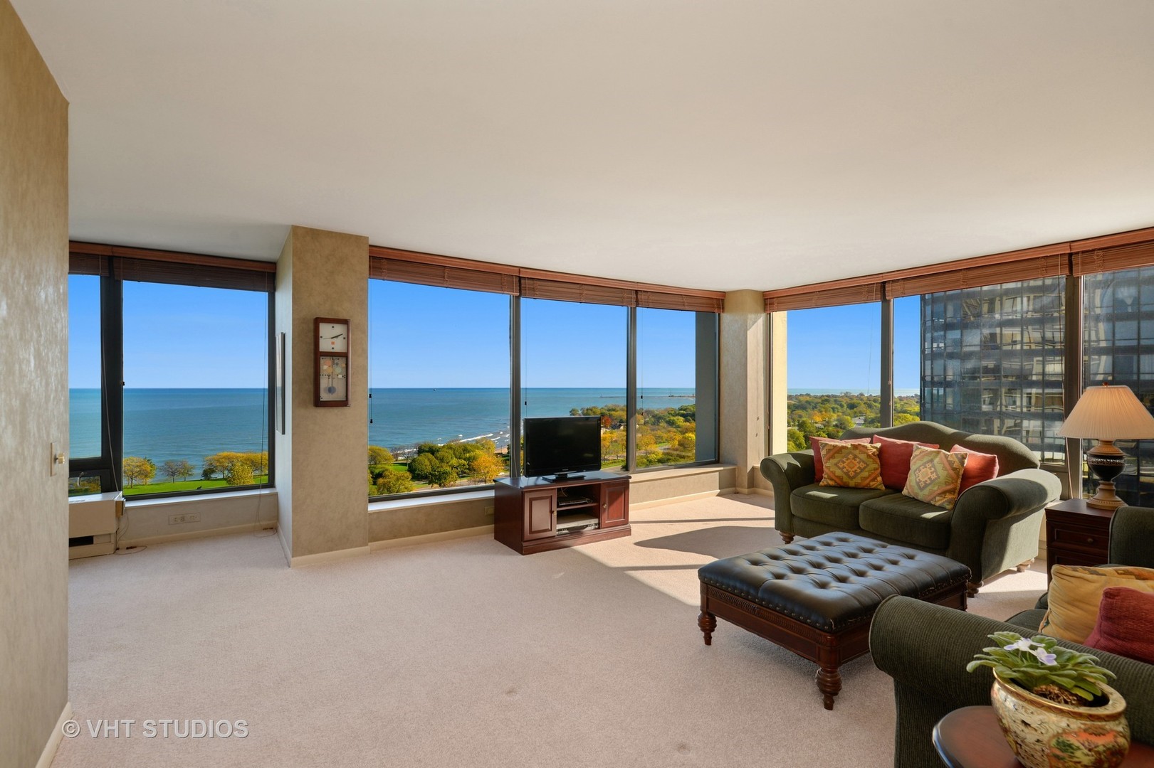 5445 North Sheridan Road, Unit 1912 Chicago, IL 60640 - Photo 2 of 17