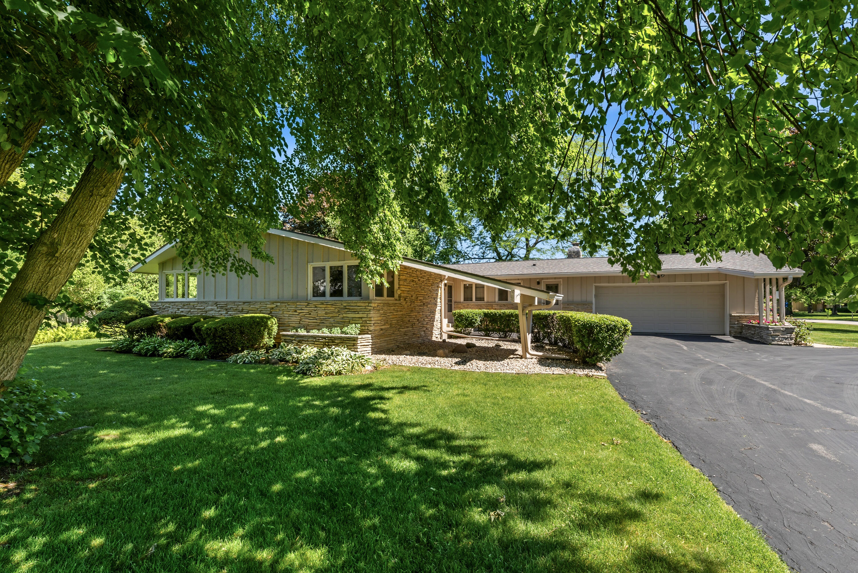 8909 North Maitland Road Bayside, WI 53217 - Photo 1 of 40 restore, renovate, reimagine.