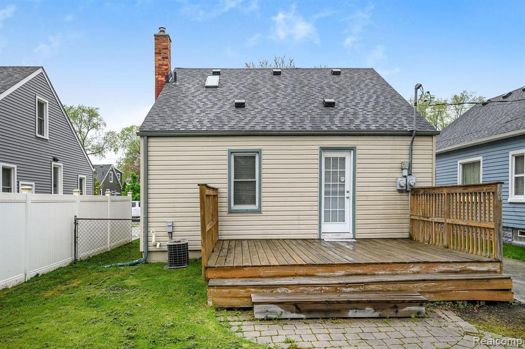 983 Harvard Road Berkley, MI 48072 - Photo 36 of 42
