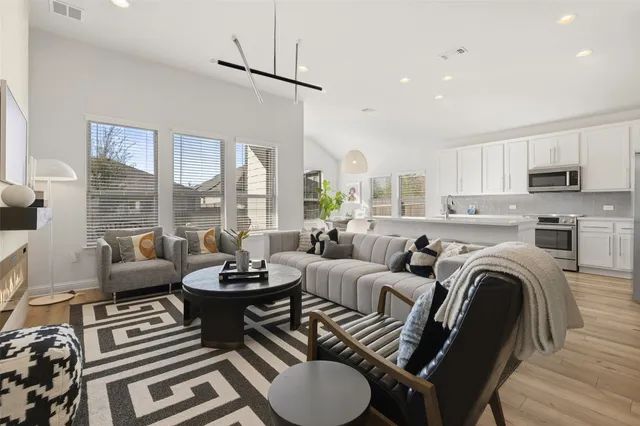 $425,000 | 16529 Summery Street, Manor, TX 78653