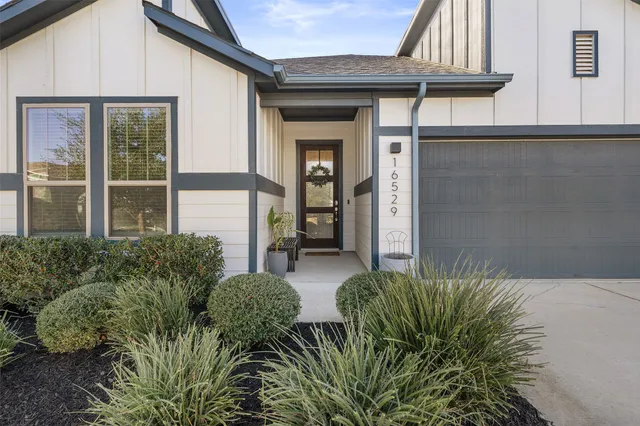 $425,000 | 16529 Summery Street, Manor, TX 78653