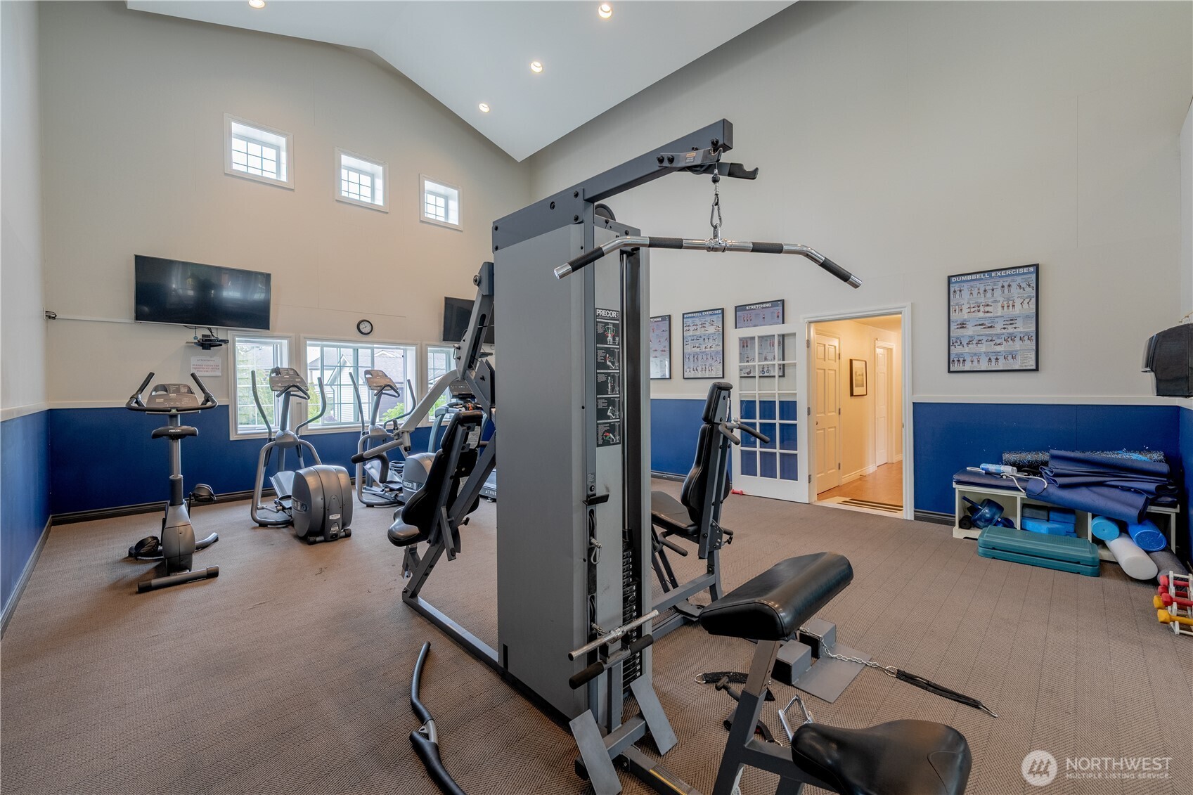 12404 East Gibson Road, Unit Q201 Everett, WA 98204 - Photo 36 of 40 a view of a livingroom with workspace and a couch