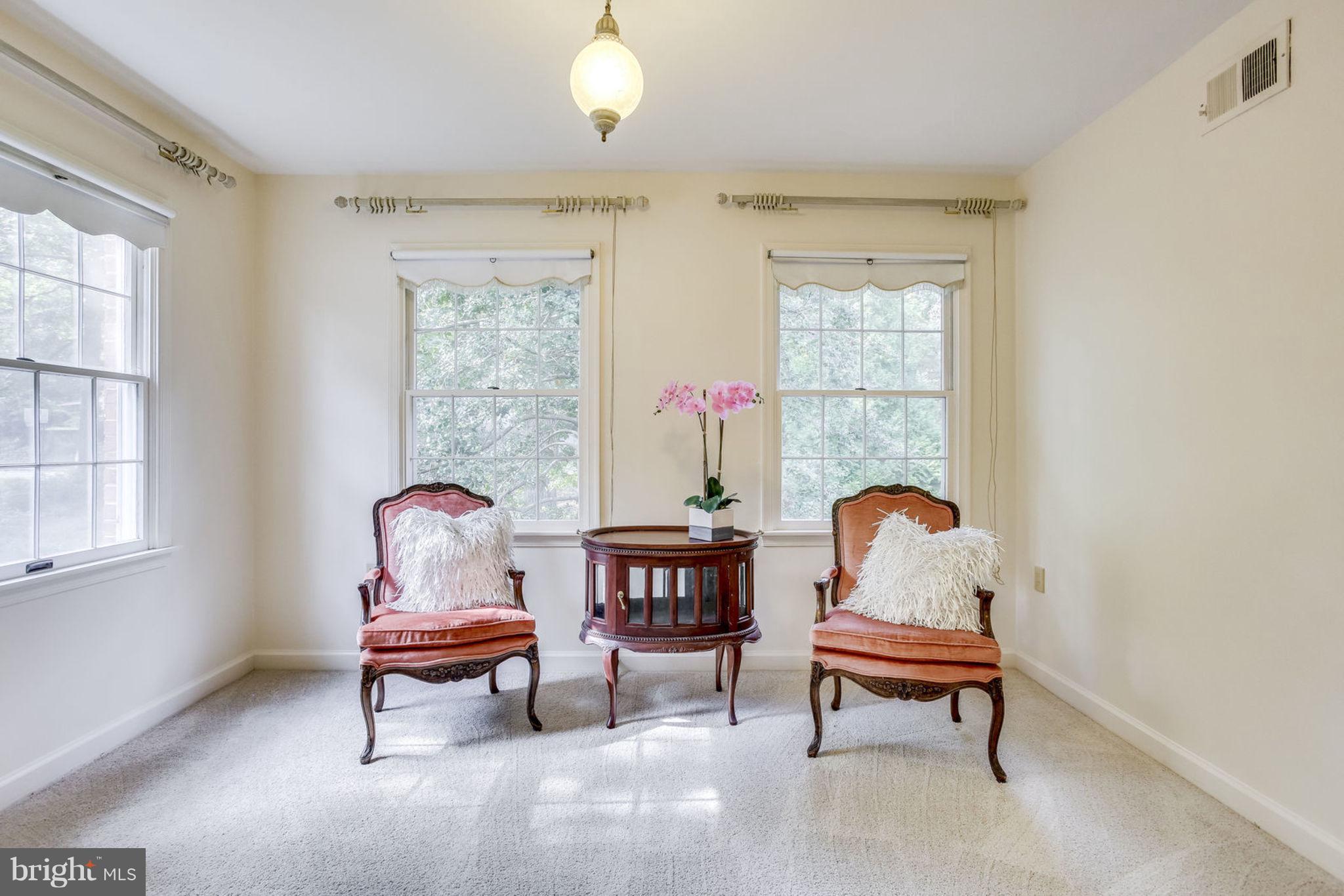 1423 Aldenham Lane Reston, VA 20190 - Photo 16 of 30 Escape in your private sitting room