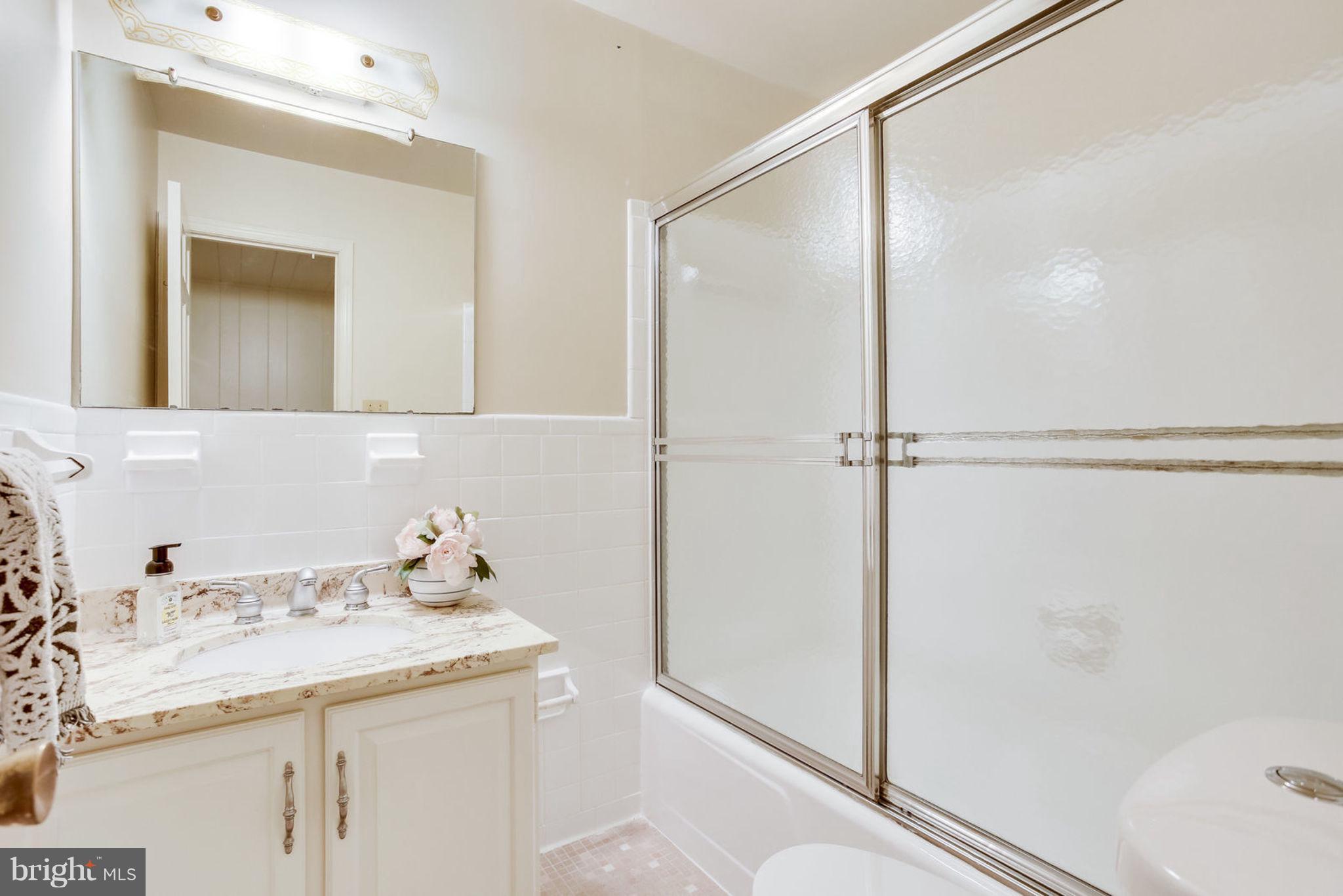 1423 Aldenham Lane Reston, VA 20190 - Photo 27 of 30 Full bathroom in the basement