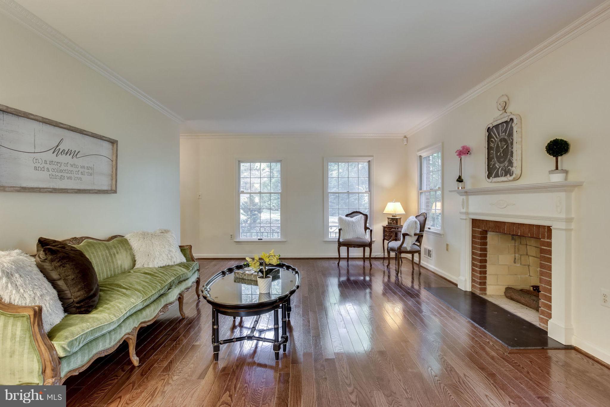 1423 Aldenham Lane Reston, VA 20190 - Photo 4 of 30 Gracious room with new hardwood floors