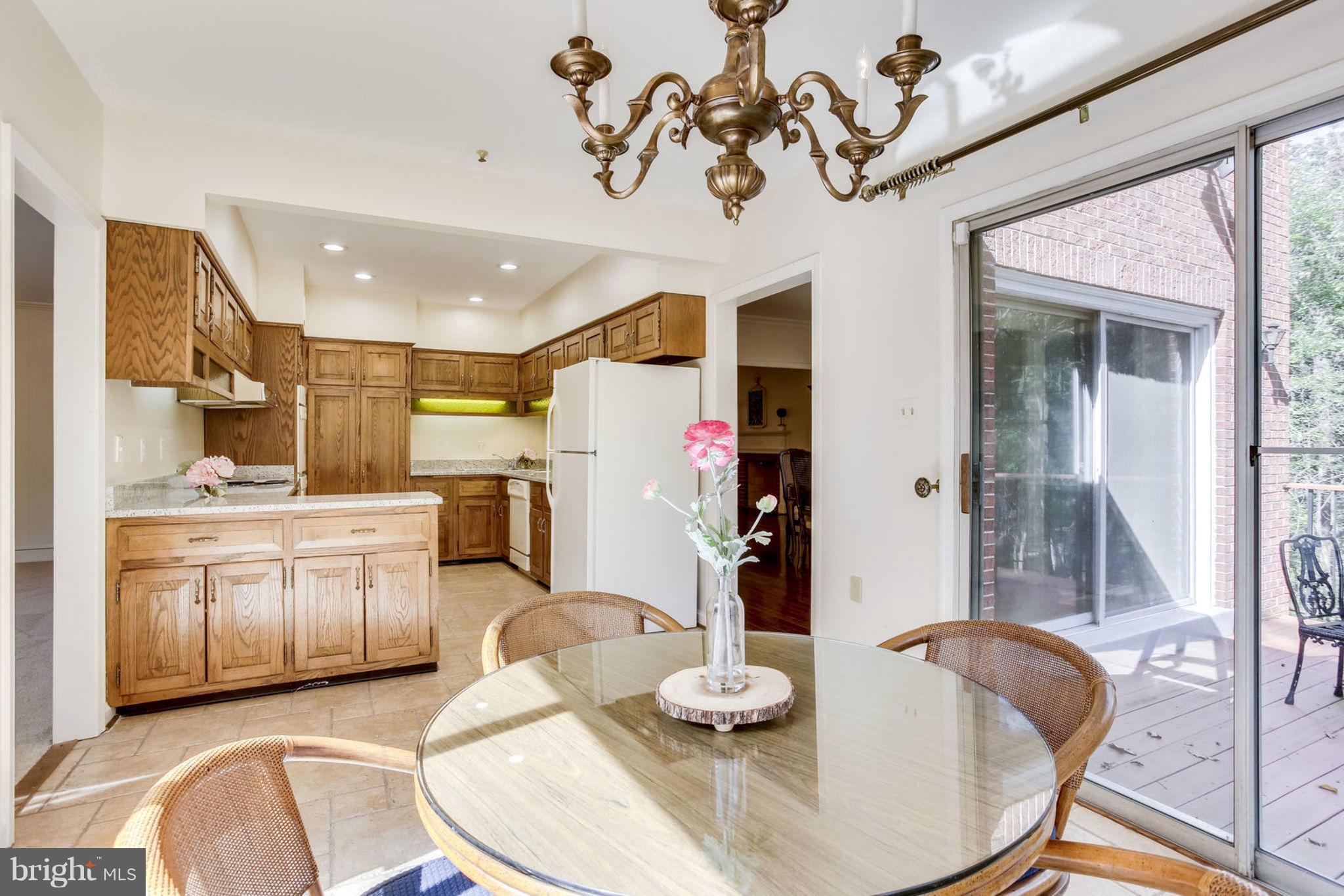 1423 Aldenham Lane Reston, VA 20190 - Photo 8 of 30 Expansive kitchen with eat in dining space