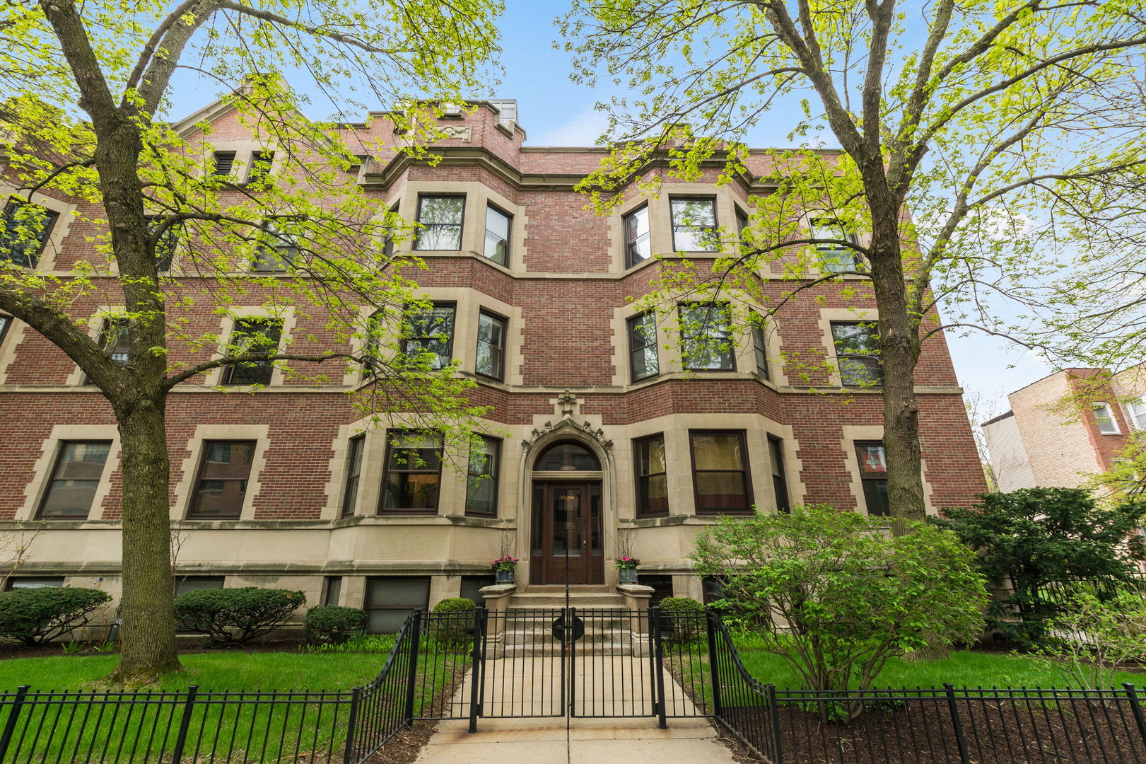 717 West Bittersweet Place, Unit L1 Chicago, IL 60613 - Photo 1 of 11