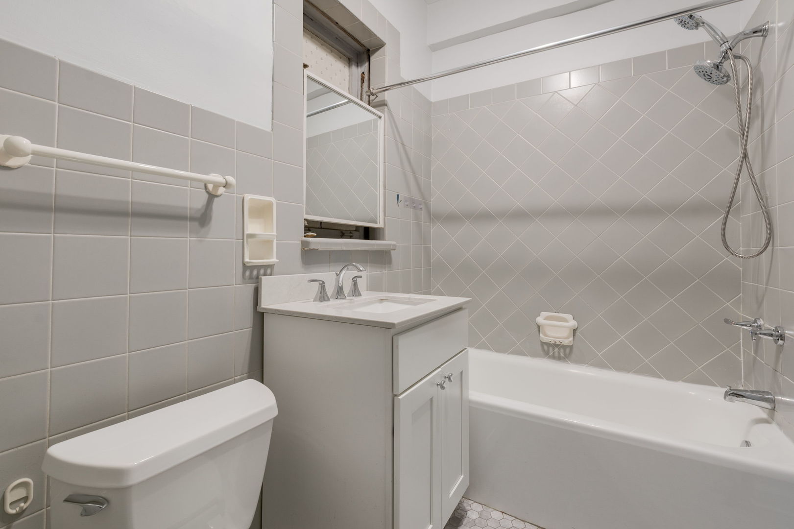 717 West Bittersweet Place, Unit L1 Chicago, IL 60613 - Photo 11 of 11