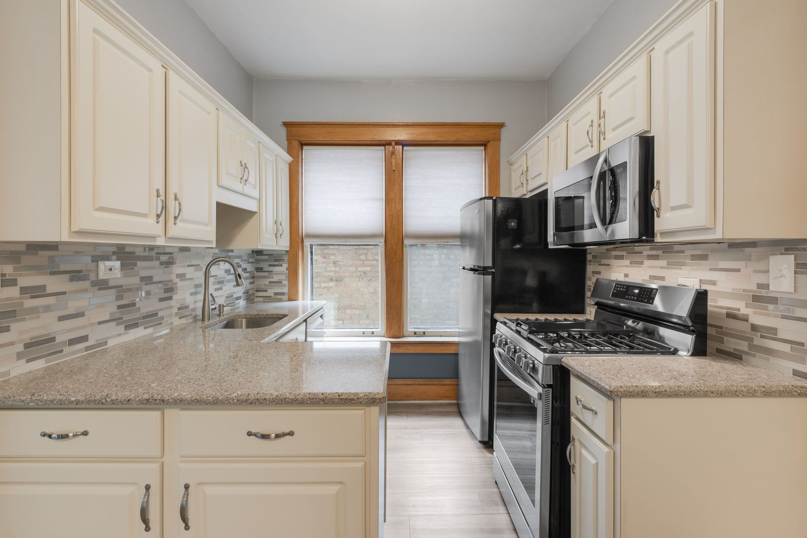 717 West Bittersweet Place, Unit L1 Chicago, IL 60613 - Photo 3 of 11
