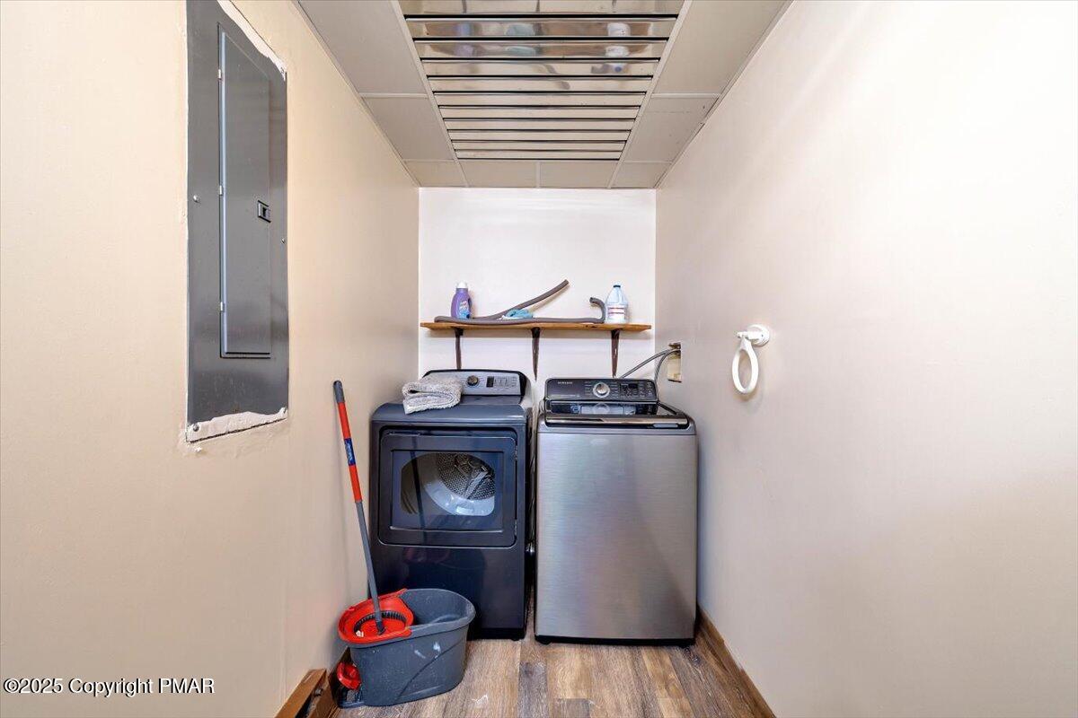 1662 Cotswald Road Tobyhanna, PA 18466 - Photo 31 of 43 a utility room with dryer and washer