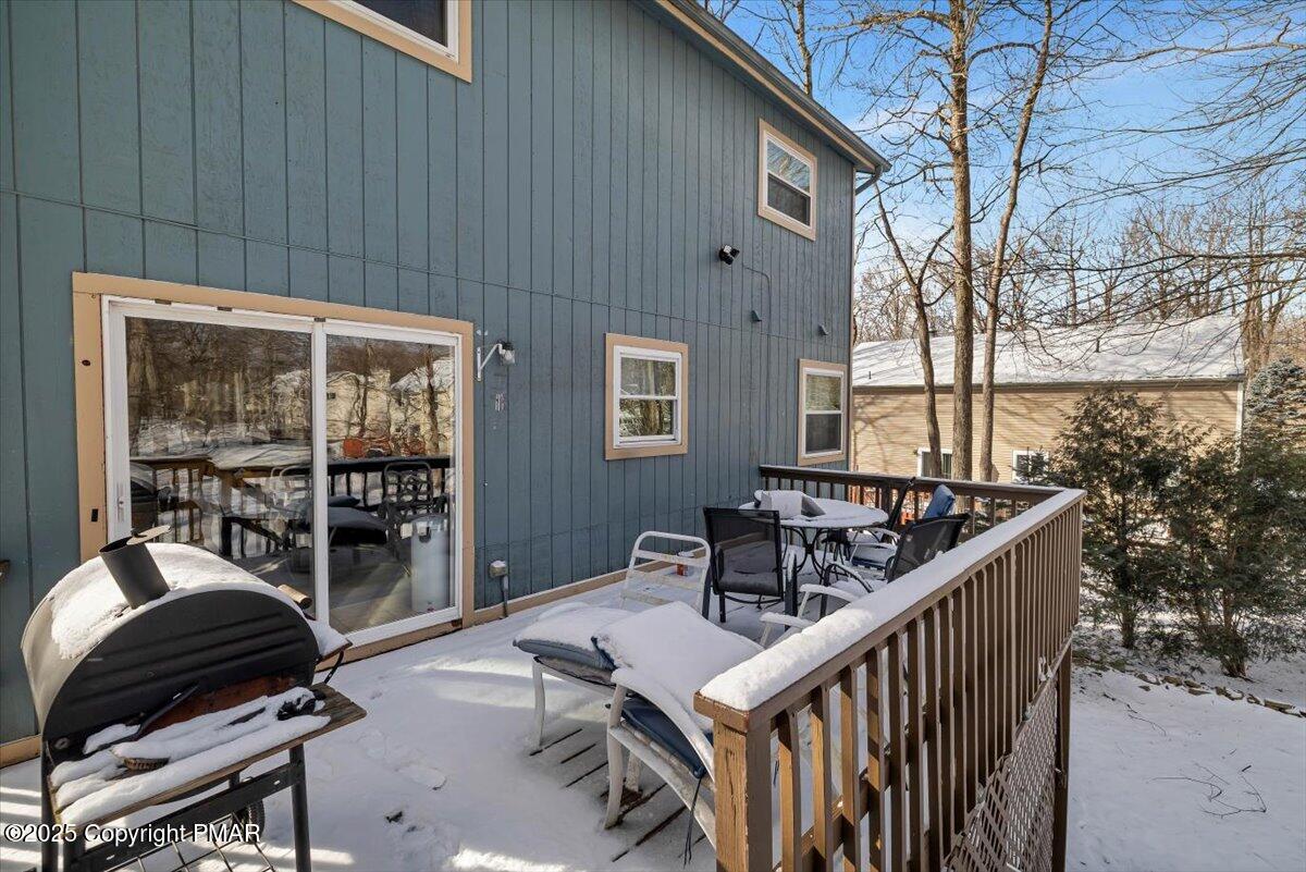 1662 Cotswald Road Tobyhanna, PA 18466 - Photo 37 of 43 a view of balcony and deck