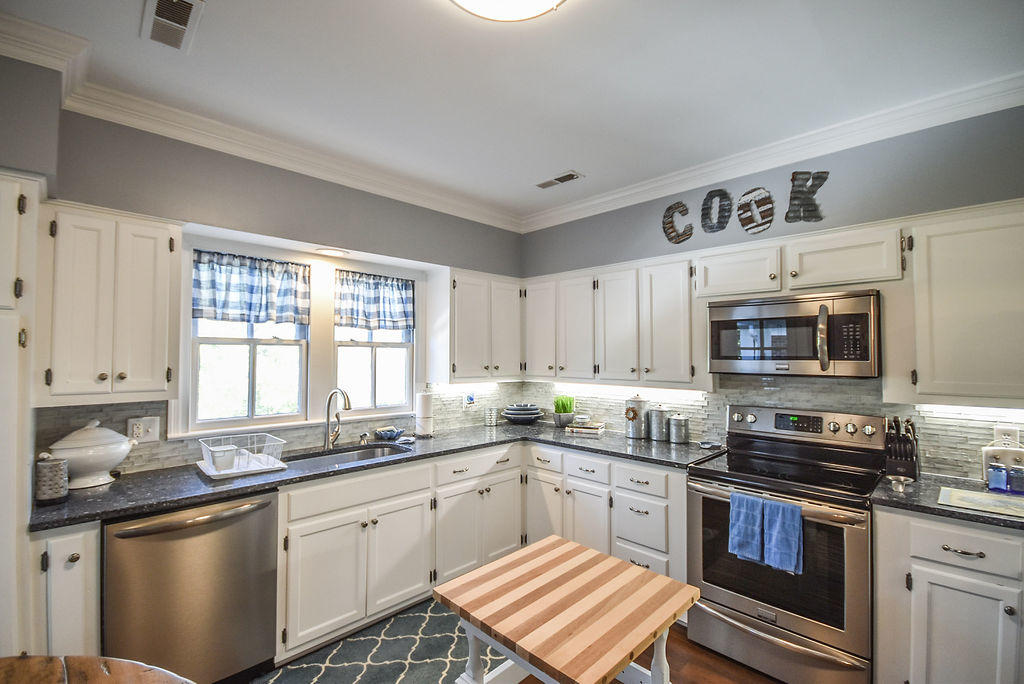 161 Cherokee Road, Unit 4 Pinehurst, NC 28374 - Photo 16 of 59 35Kitchen