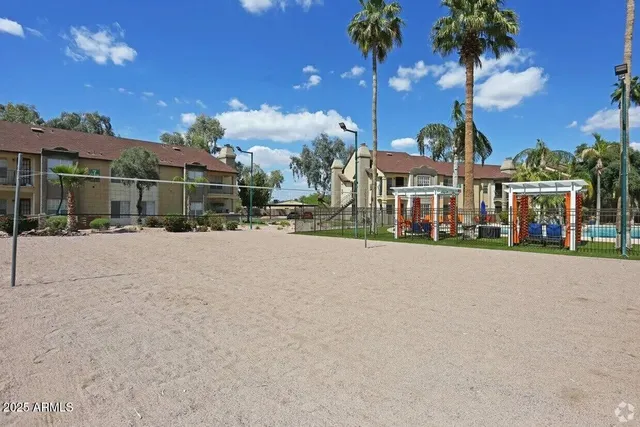 $1,424 | 250 South Elizabeth Way, Unit B3, Chandler, AZ 85225