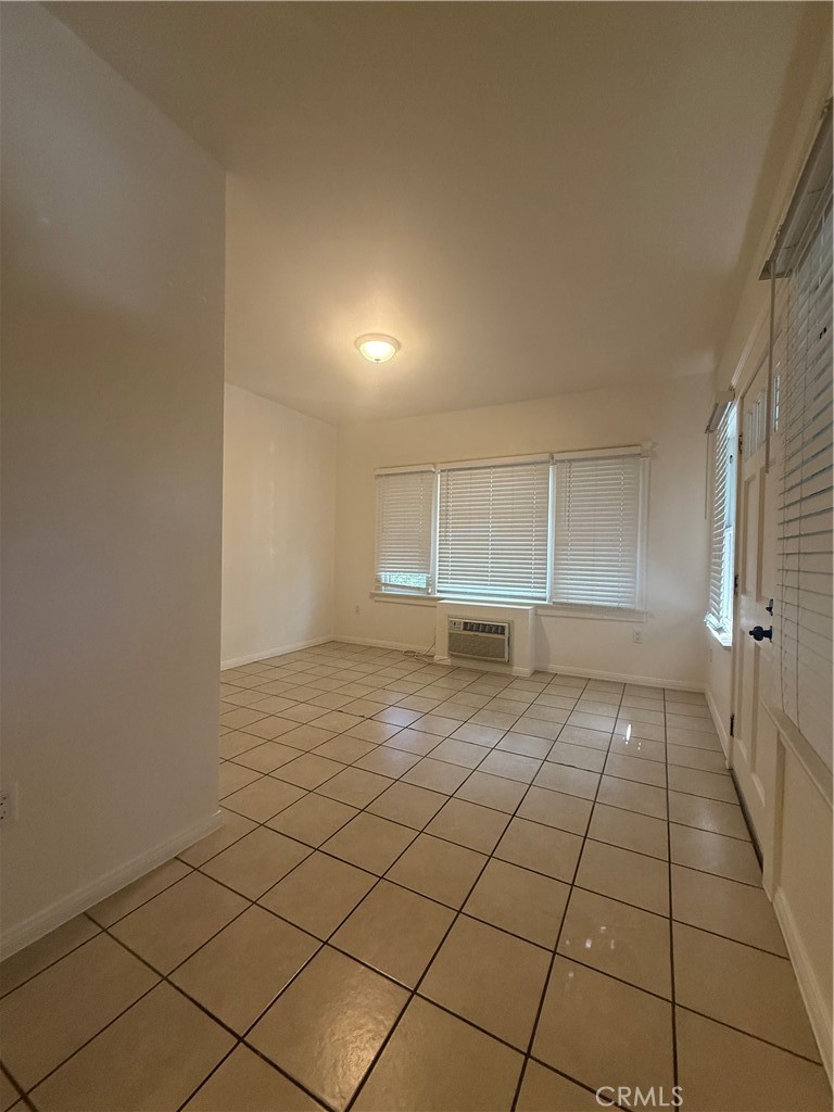 718 Chestnut Avenue, Unit 4 Long Beach, CA 90813 - Photo 3 of 11 a view of empty room