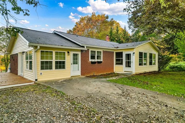 $265,000 | 117 Andrews Ridge Road, Sparta, NC 28675