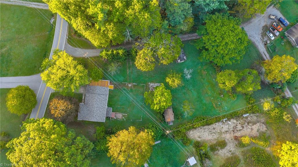 117 Andrews Ridge Road Sparta, NC 28675 - Photo 11 of 49