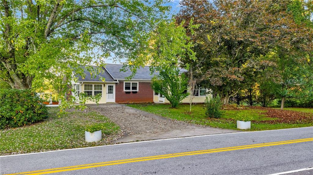 117 Andrews Ridge Road Sparta, NC 28675 - Photo 14 of 49
