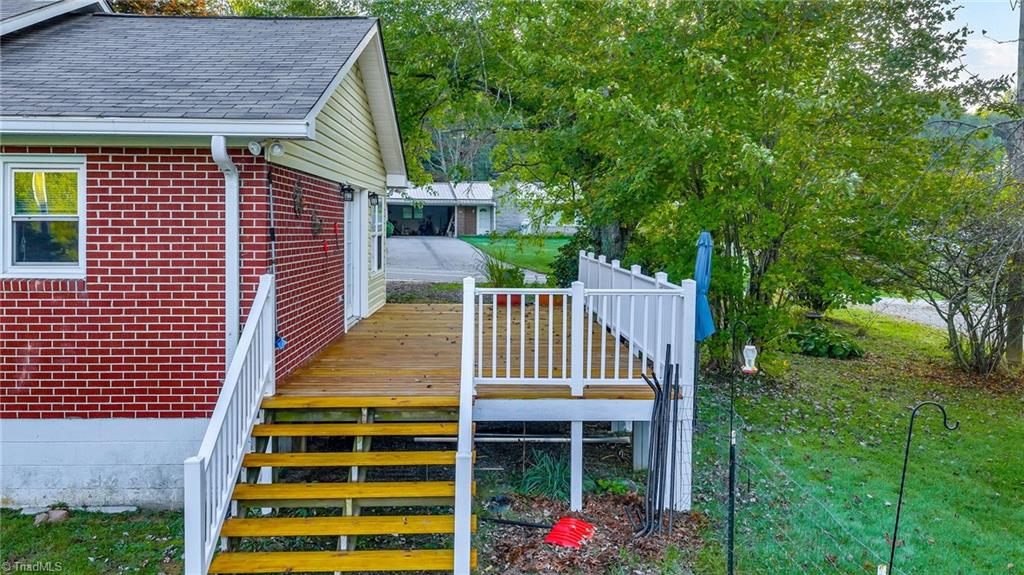 117 Andrews Ridge Road Sparta, NC 28675 - Photo 3 of 49